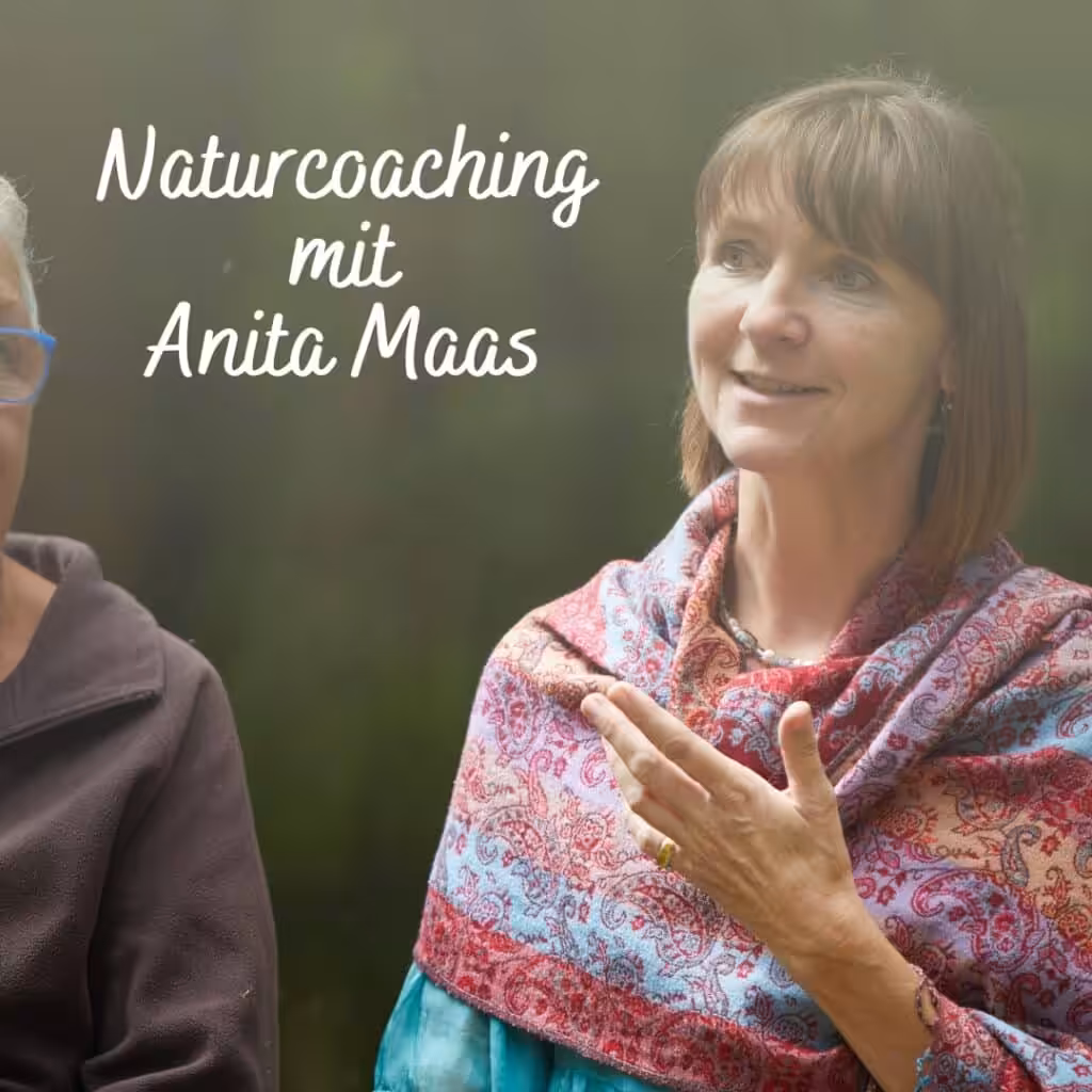 Anita Maas im Wald beim Naturcoaching